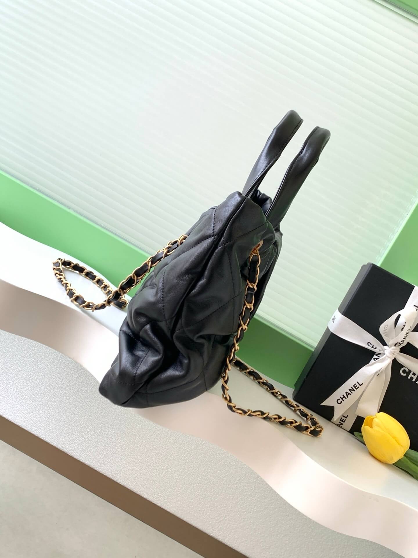 Chanel Maxi Mini - Small Shiny Lambskin Leather & Gold-Tone Metal Shoulder Handbag Black - Image 8