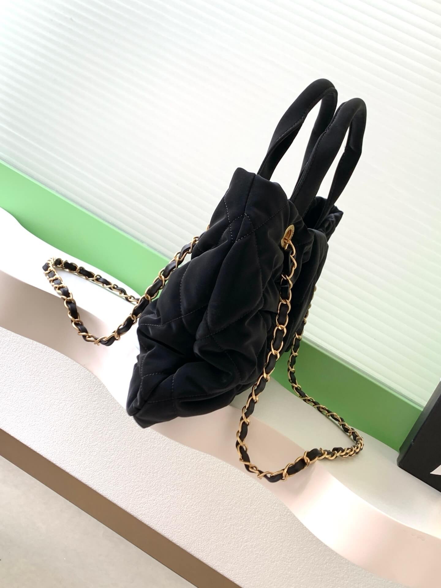 Chanel Maxi Mini - Small Velvet-Effect Nylon & Gold-Tone Metal Shoulder Handbag Black - Image 8