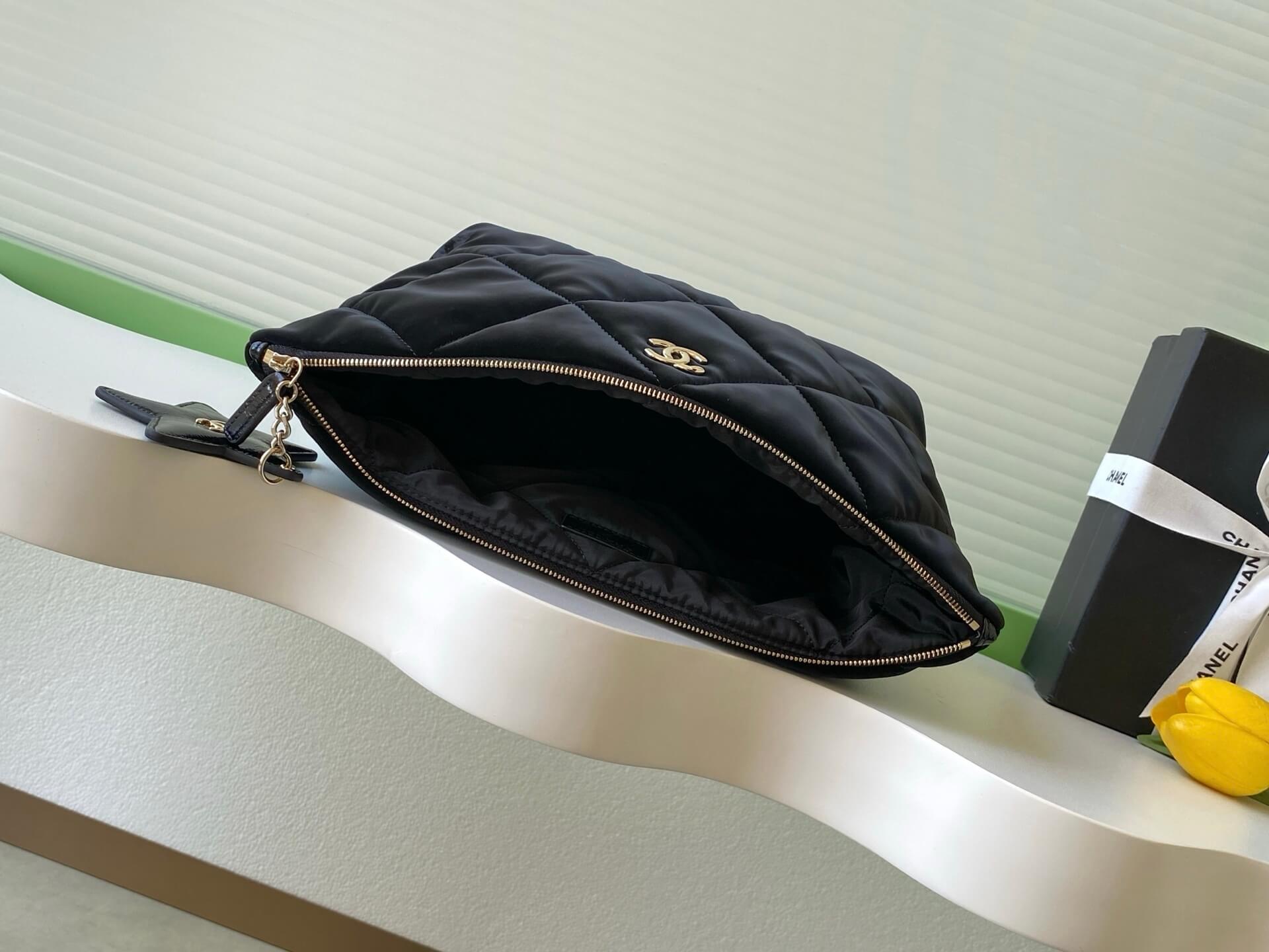 Chanel Small - Medium Zipped Case Velvet-Effect Nylon, Shiny Crumpled Calfskin & Gold-Tone Metal Black - Image 12