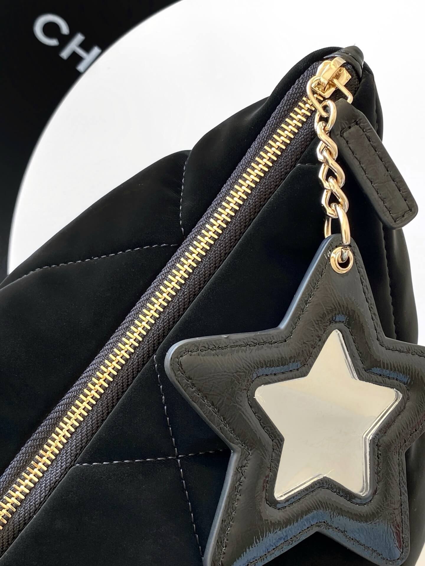 Chanel Small - Medium Zipped Case Velvet-Effect Nylon, Shiny Crumpled Calfskin & Gold-Tone Metal Black - Image 15