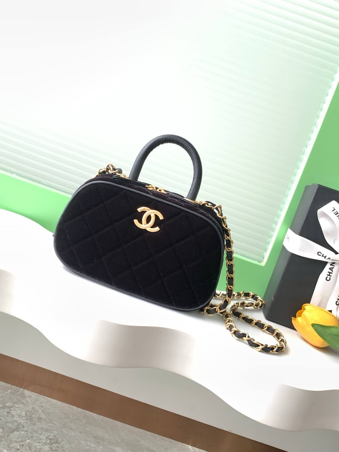 Chanel Mini Bowling quilted Velvet Calfskin Leather Shoulder Crossbody Handbag - Image 28