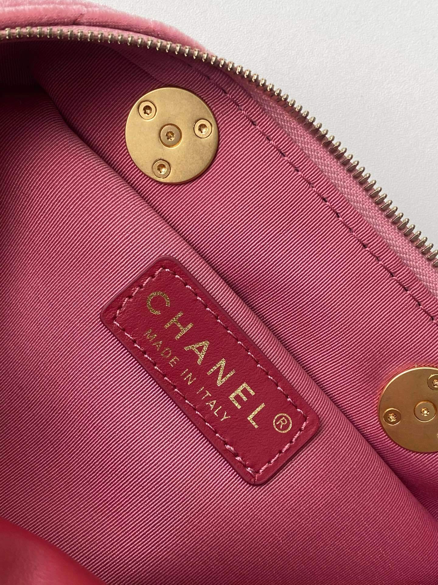 Chanel Mini Bowling quilted Velvet Calfskin Leather Shoulder Crossbody Handbag - Image 13