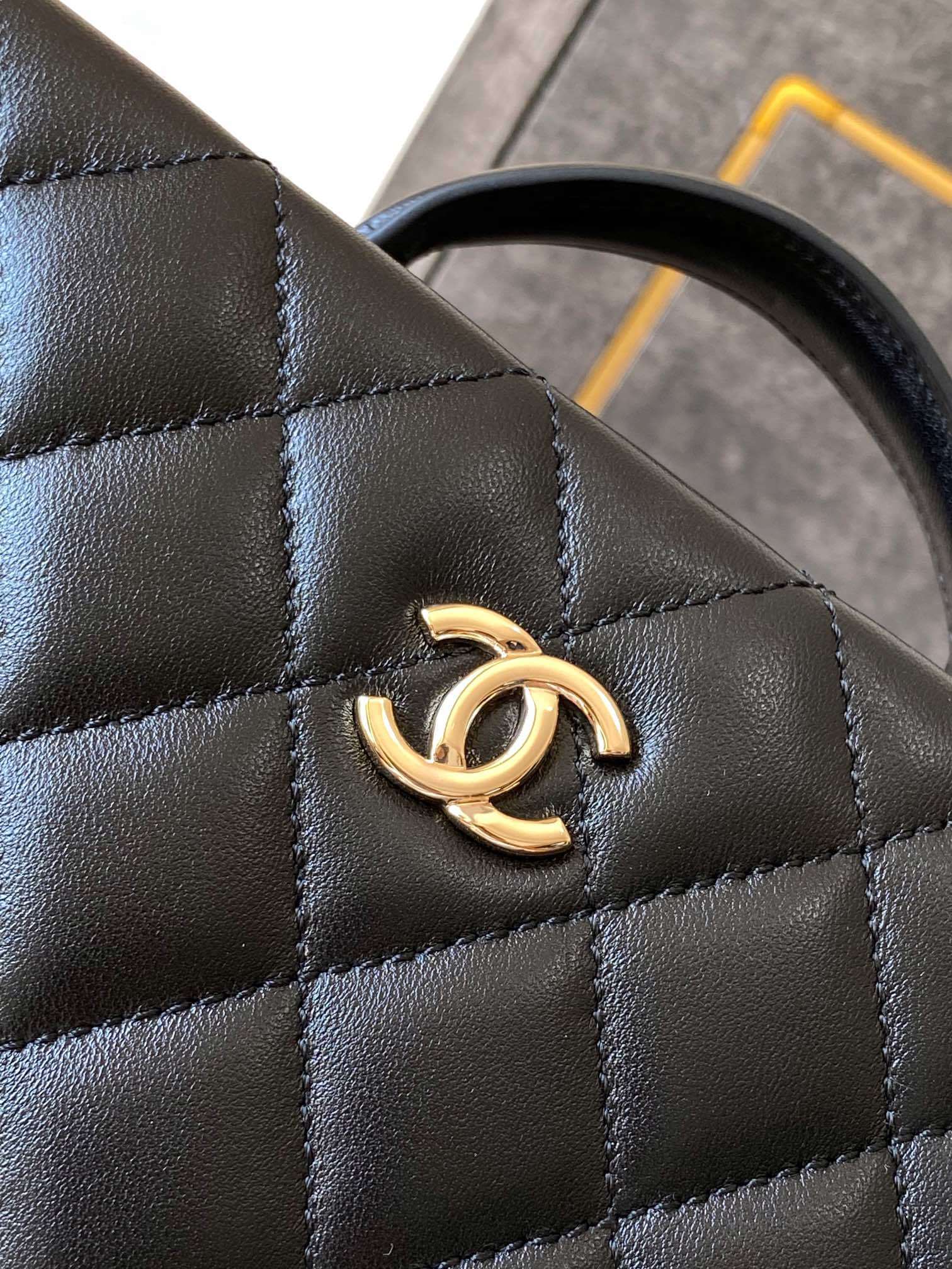 Chanel Mini - Small Flap Bag with a Top Handle Quilted Lambskin Leather Shoulder Crossbody Handbag - Image 6
