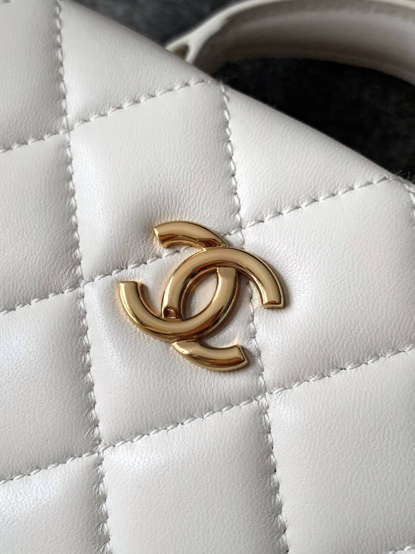 Chanel Mini - Small Flap Bag with a Top Handle Quilted Lambskin Leather Shoulder Crossbody Handbag - Image 24
