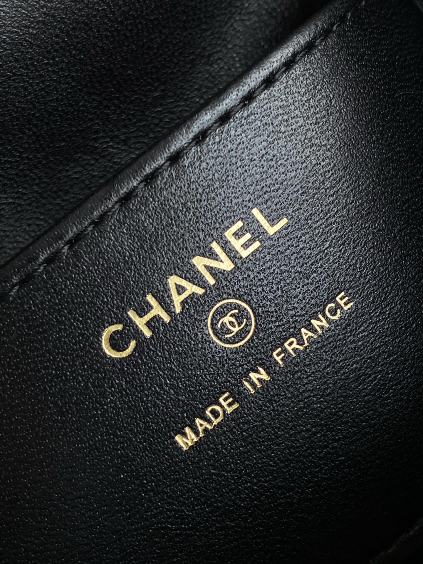 Chanel Mini Flap Suede & Quilted Lambskin Leather Shoulder Crossbody Bag - Image 23