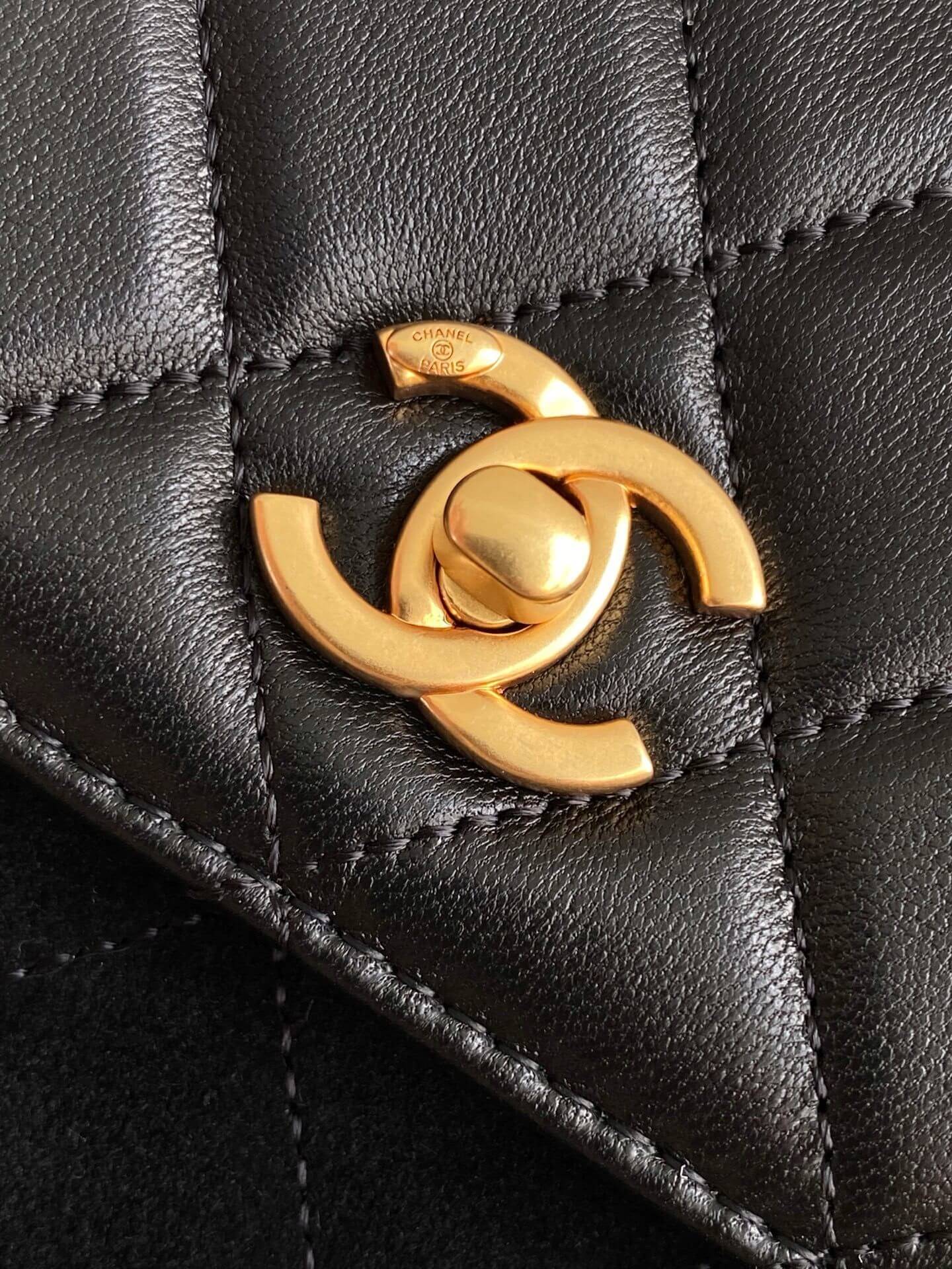 Chanel Mini Flap Suede & Quilted Lambskin Leather Shoulder Crossbody Bag - Image 24