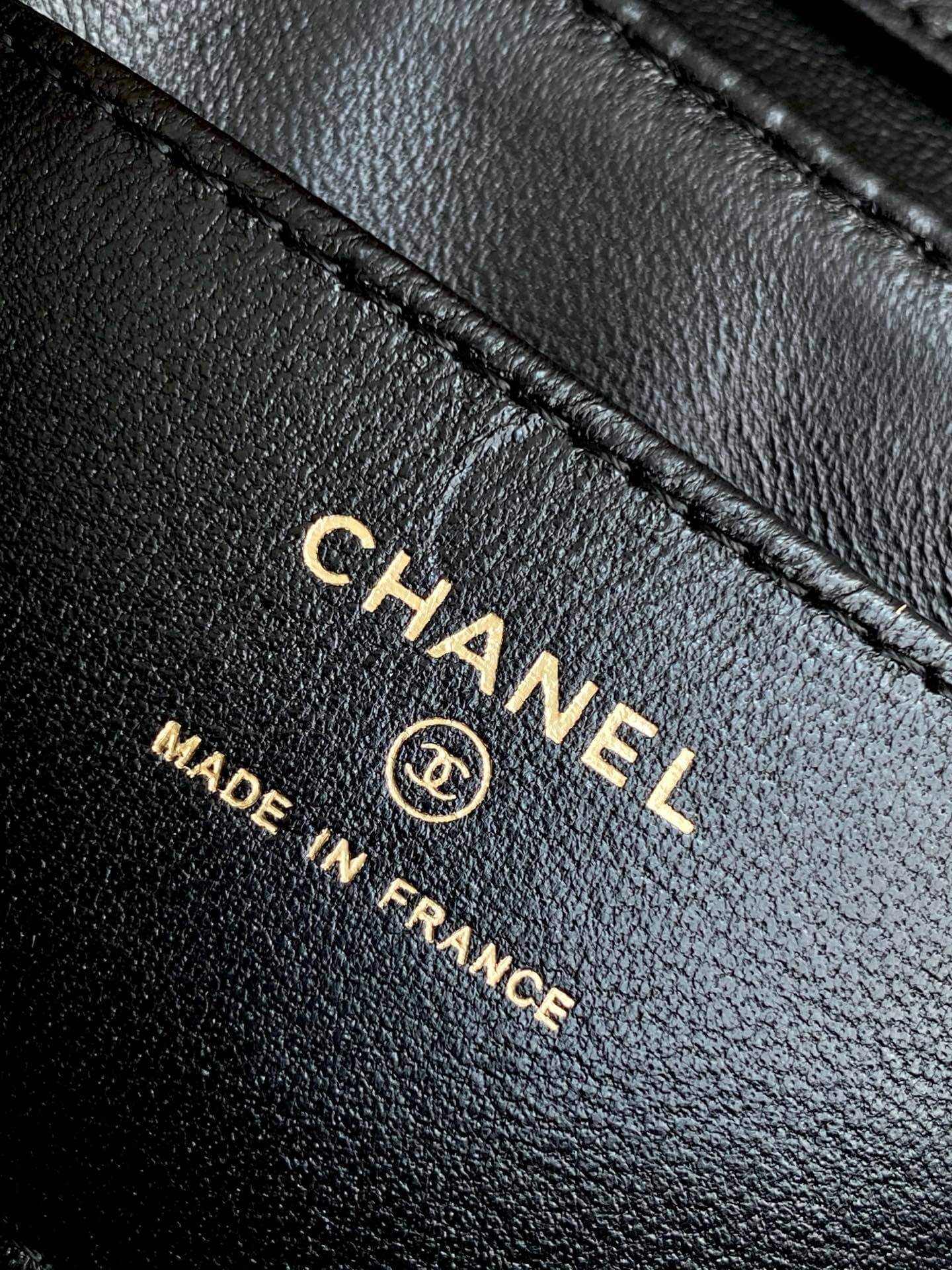 Chanel Mini Flap with Chain Suede & Lambskin Leather Shoulder Crossbody Bag - Image 4