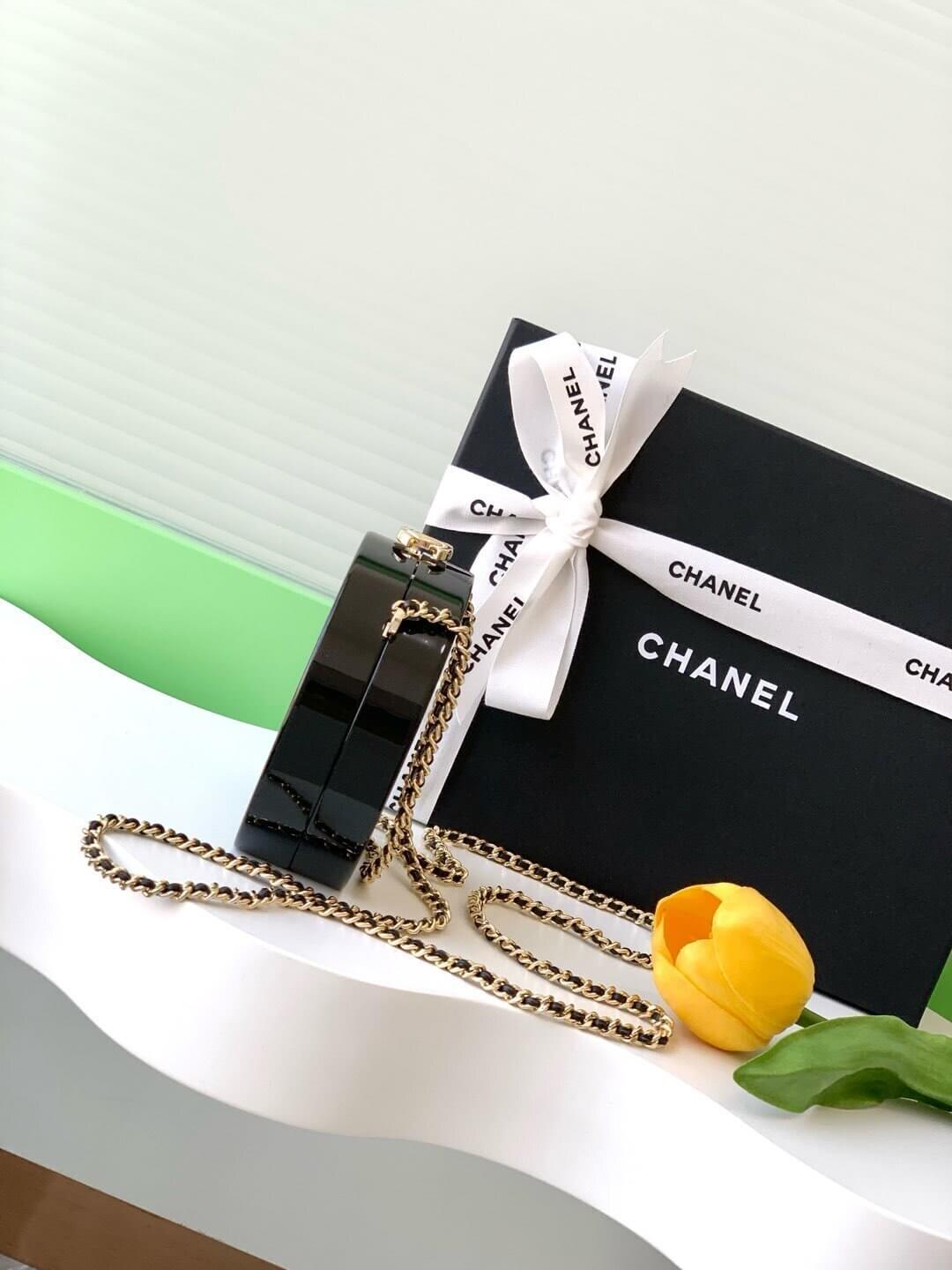 Chanel Resin Plexi CC Round Camellia Minaudiere Clutch Shoulder Crossbody Bag Black/White - Image 6