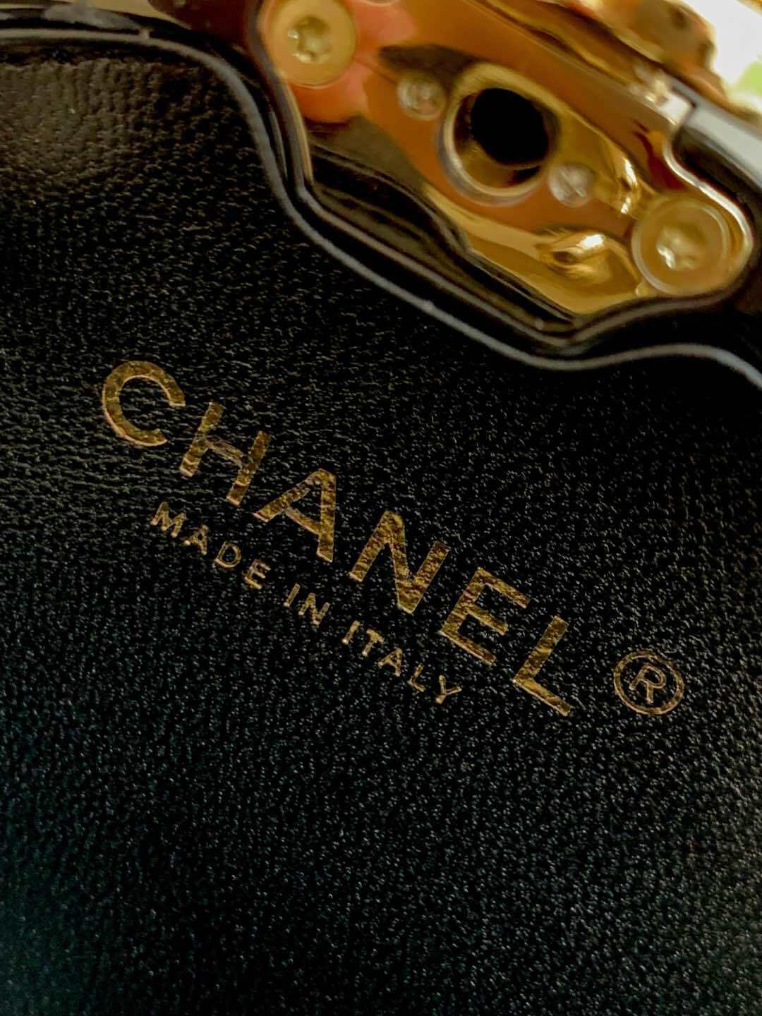 Chanel Resin Plexi CC Round Camellia Minaudiere Clutch Shoulder Crossbody Bag Black/White - Image 4