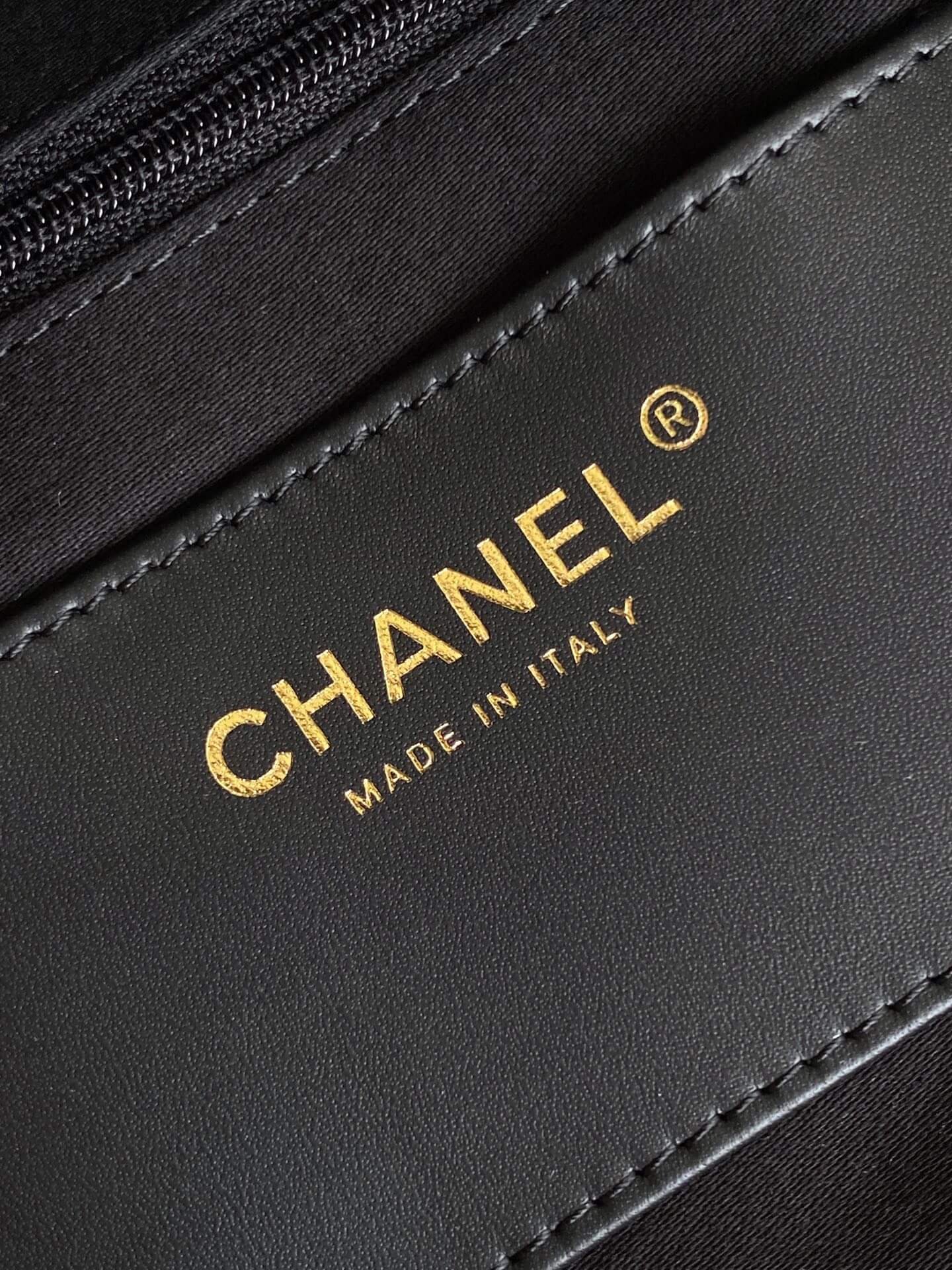 Chanel Shopping Bag Shiny Lambskin & Gold-Tone Metal Shoulder Crossbody Bag Black - Image 4