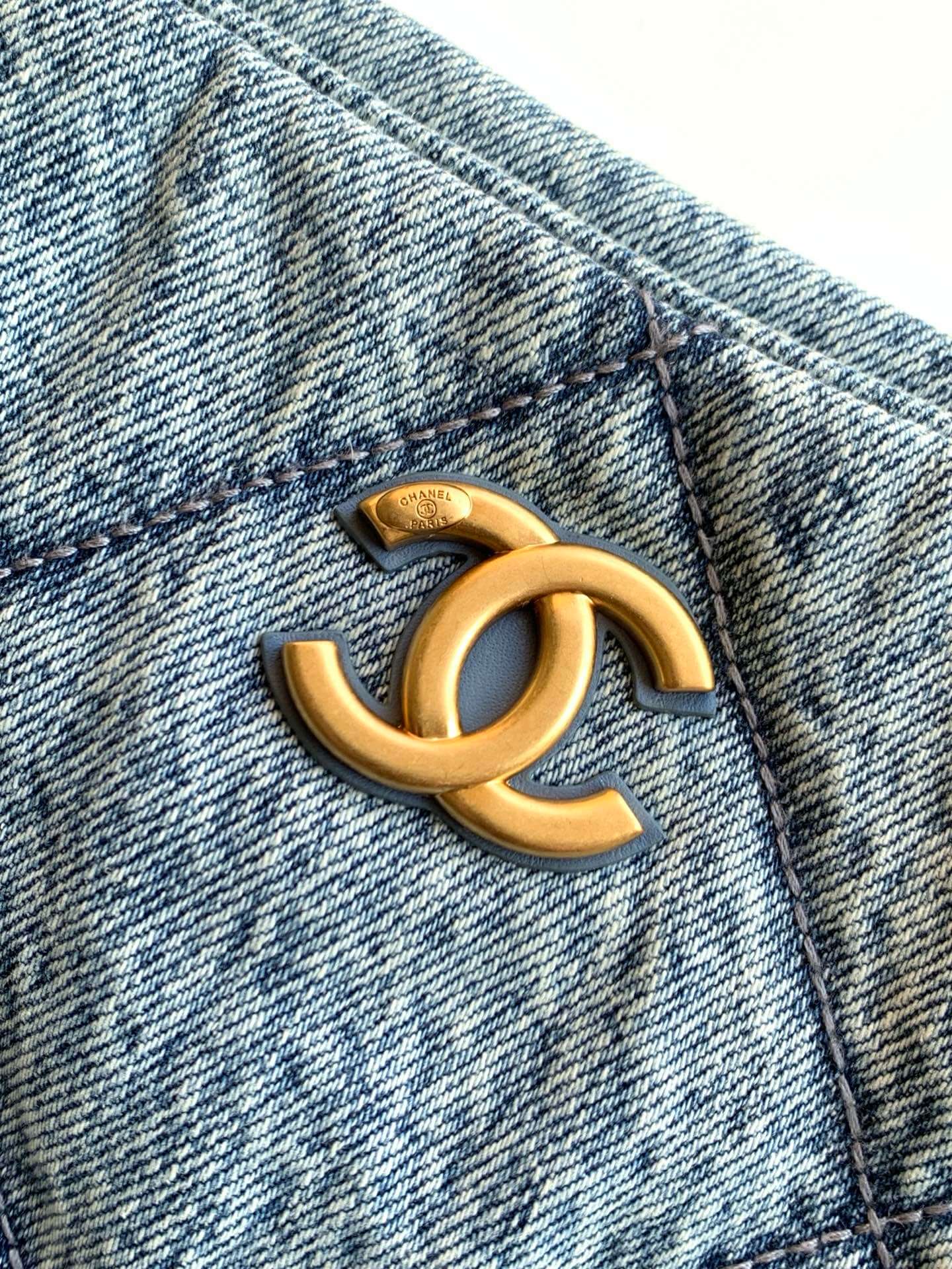 Chanel Shopping Bag Washed Denim & Gold-Tone Metal Shoulder Crossbody Blue - Black - Image 5