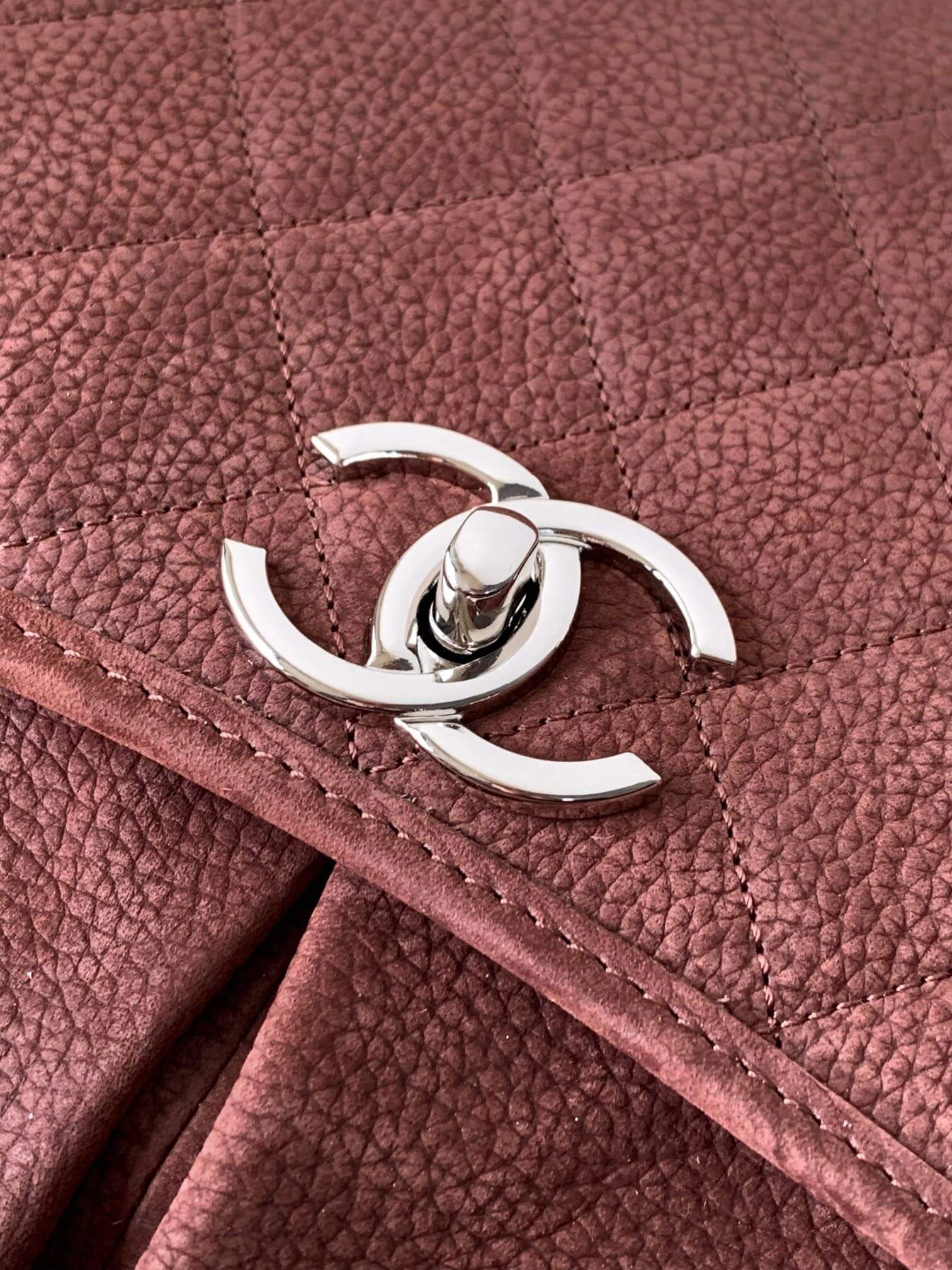 Chanel Single Flap Chain Quilted Nubuck Leather Shoulder Bag - Image 33