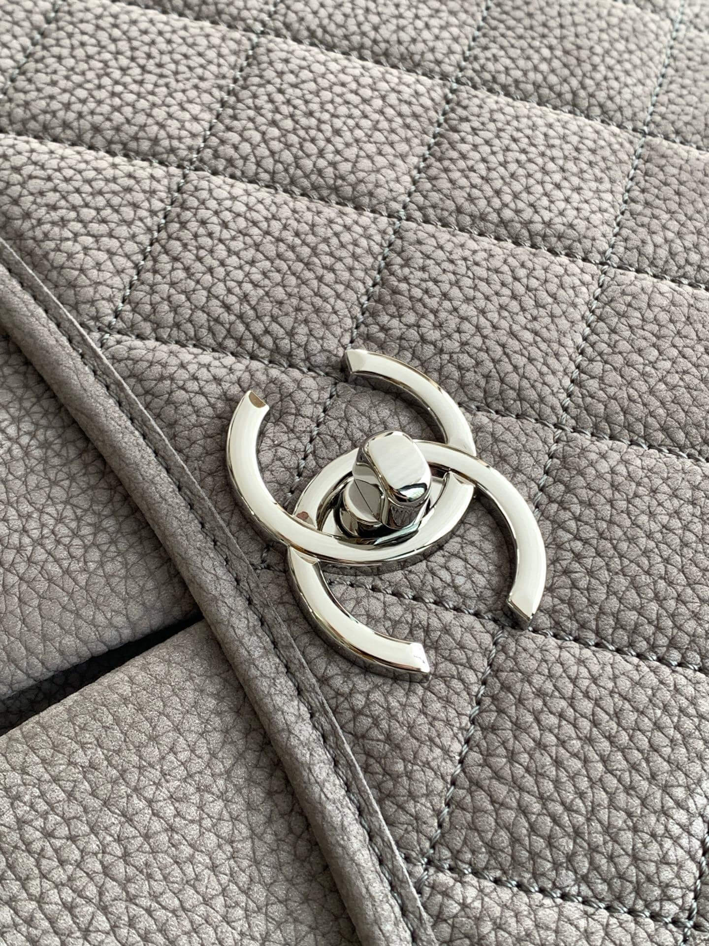 Chanel Single Flap Chain Quilted Nubuck Leather Shoulder Bag - Image 24