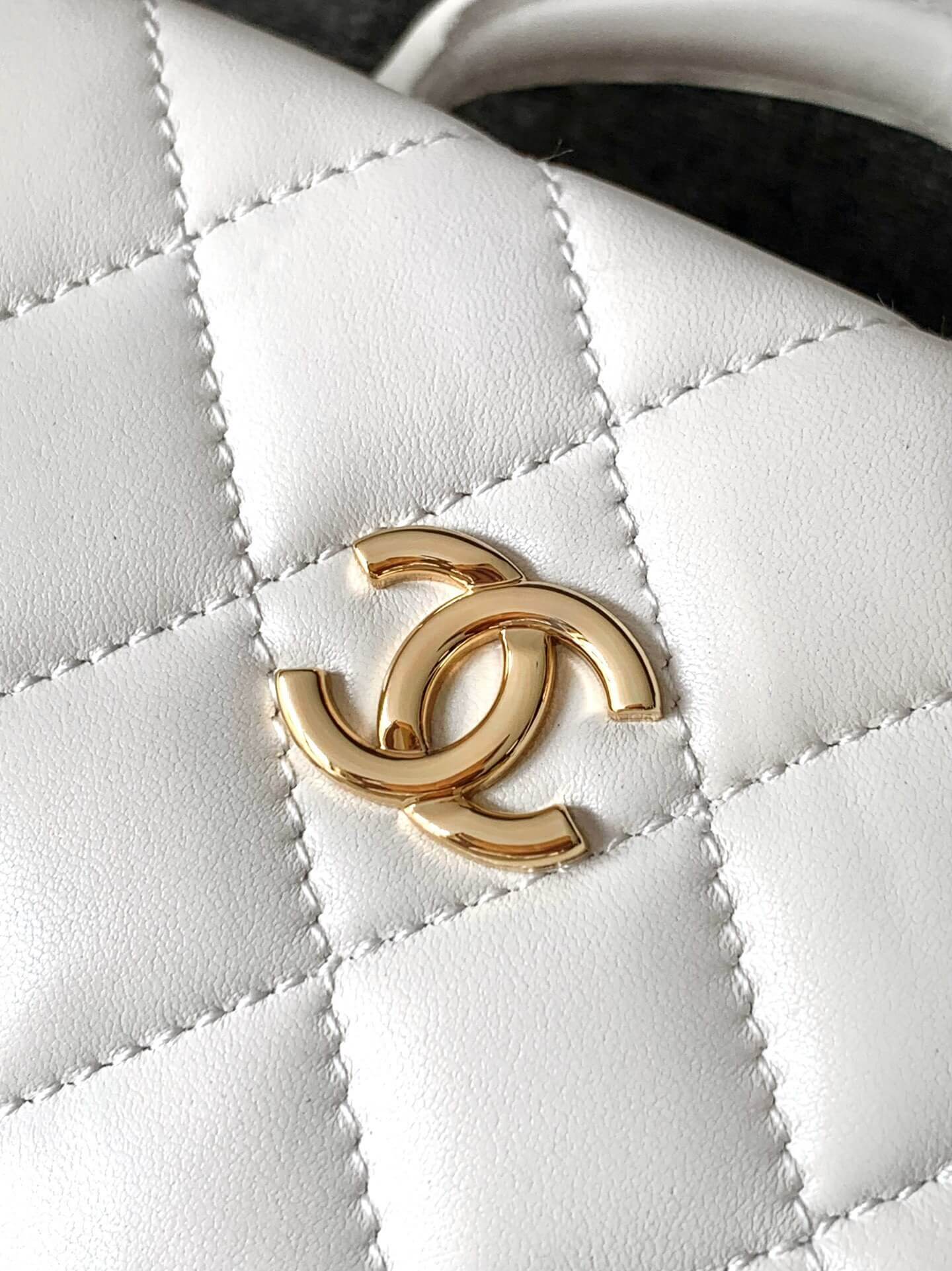 Chanel Mini - Small Flap Bag with a Top Handle Quilted Lambskin Leather Shoulder Crossbody Handbag - Image 33