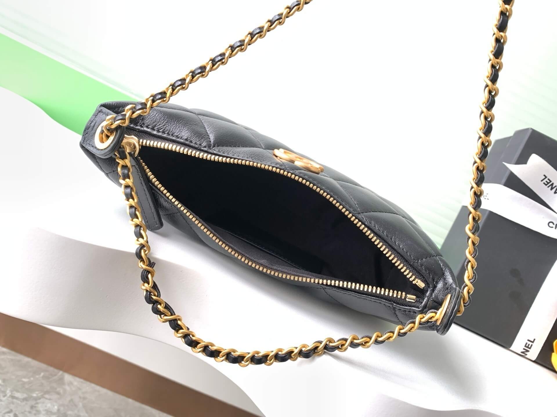 Chanel Small Hobo Quilted Shiny Lambskin Leather Shoulder Bag - Image 3