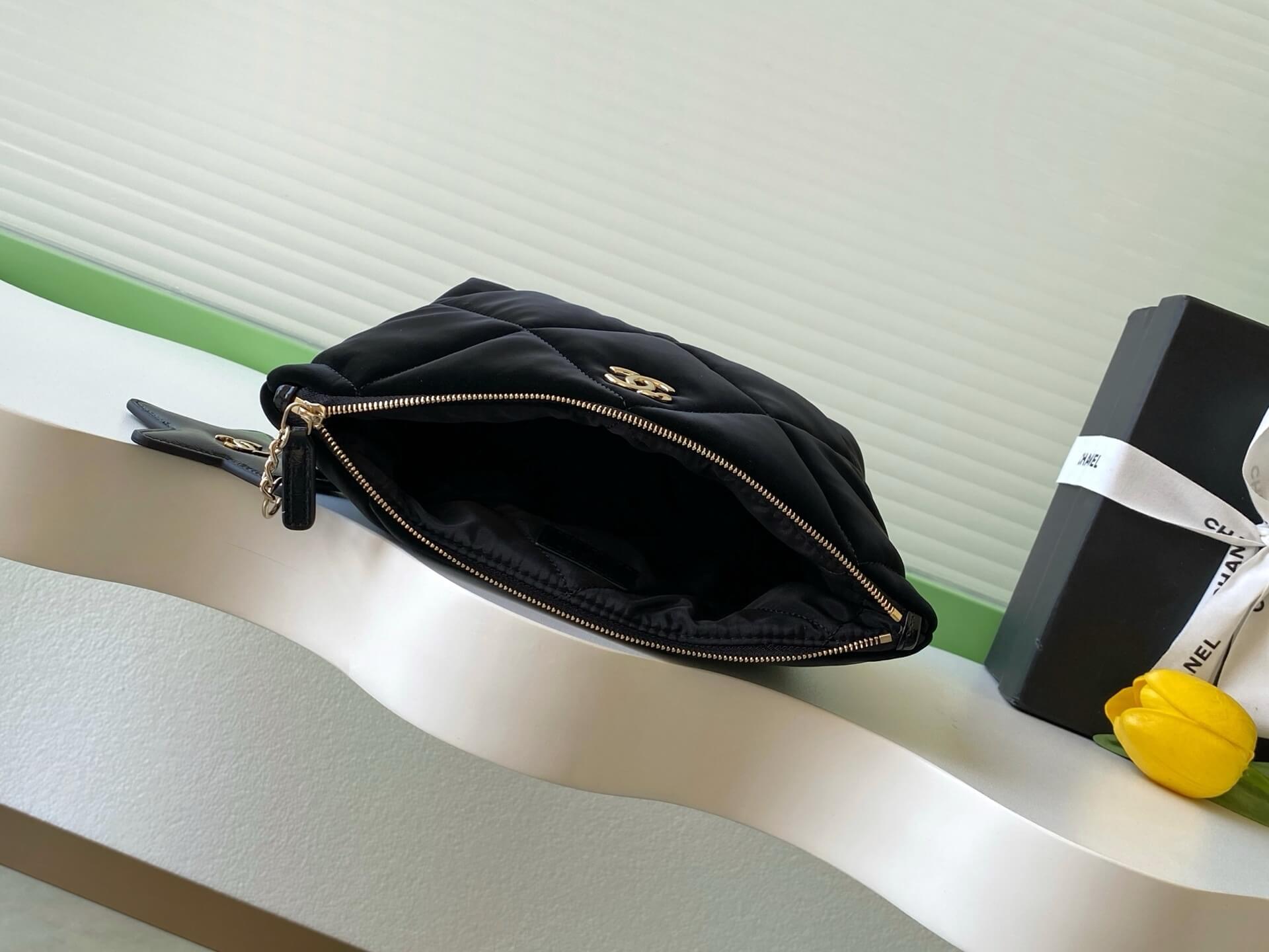 Chanel Small - Medium Zipped Case Velvet-Effect Nylon, Shiny Crumpled Calfskin & Gold-Tone Metal Black - Image 3