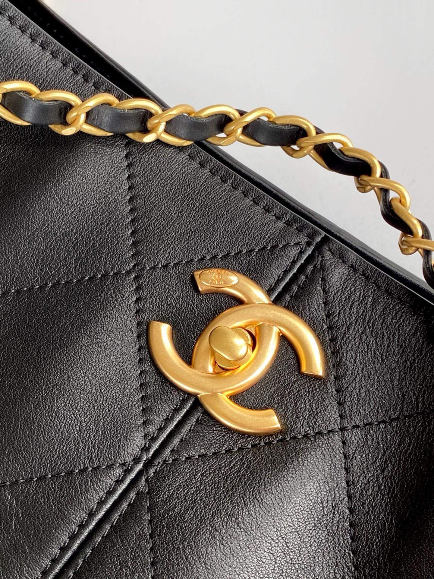 Chanel Two-Tone Shopping Suede Calfskin & Shiny Lambskin Leather Shoulder Handbag - Image 5