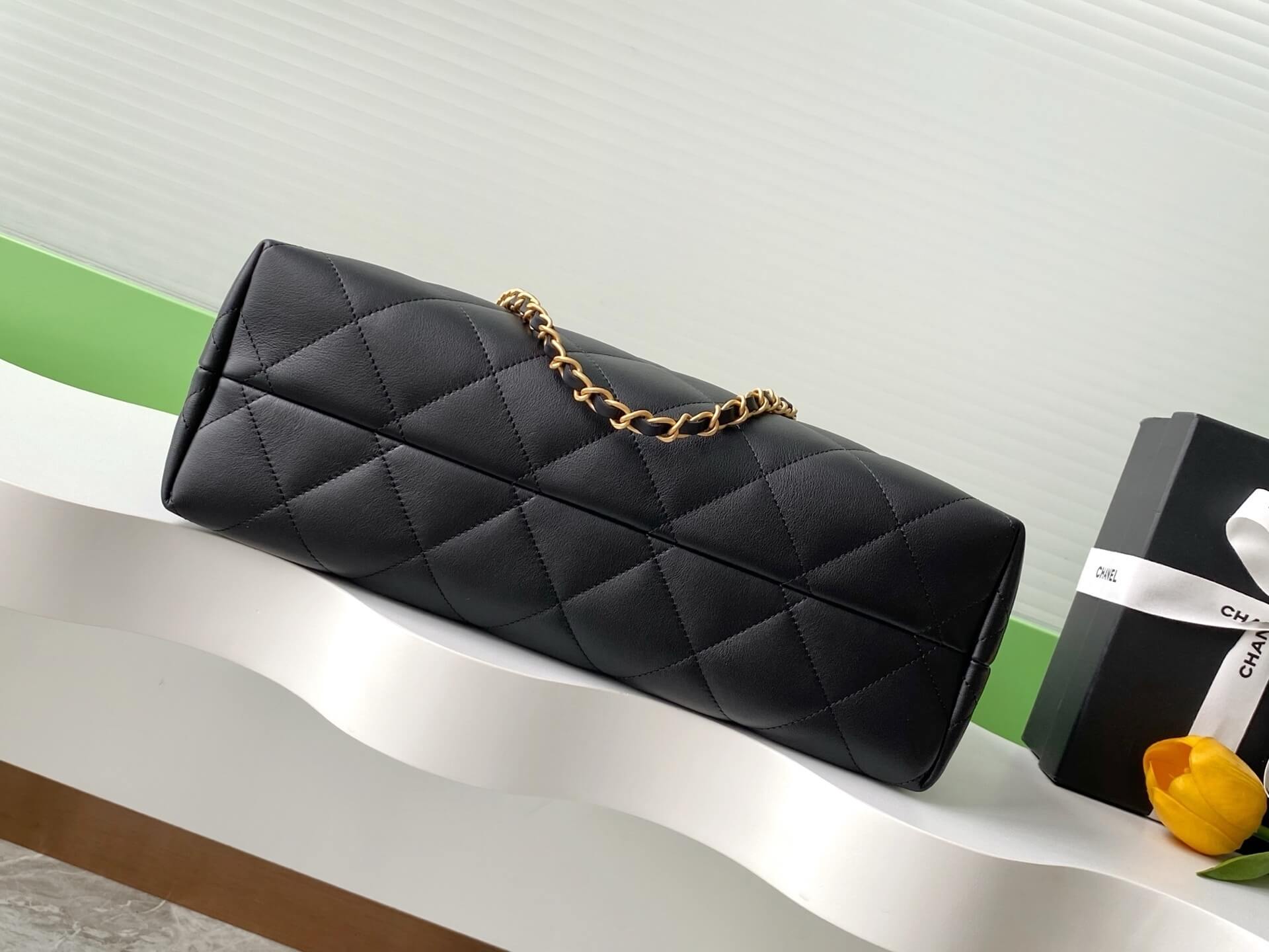 Chanel Two-Tone Shopping Suede Calfskin & Shiny Lambskin Leather Shoulder Handbag - Image 9