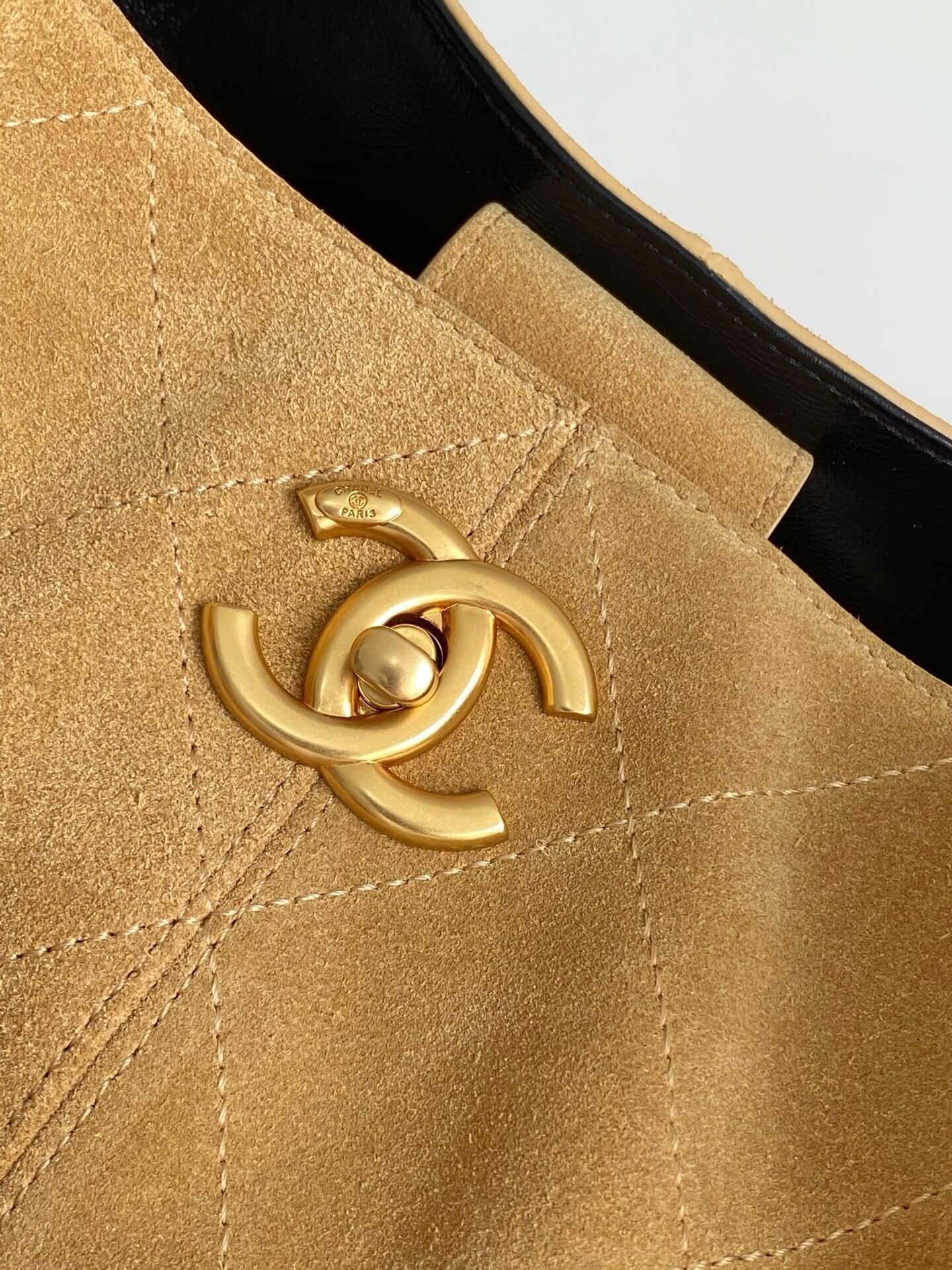 Chanel Two-Tone Shopping Suede Calfskin & Shiny Lambskin Leather Shoulder Handbag - Image 14