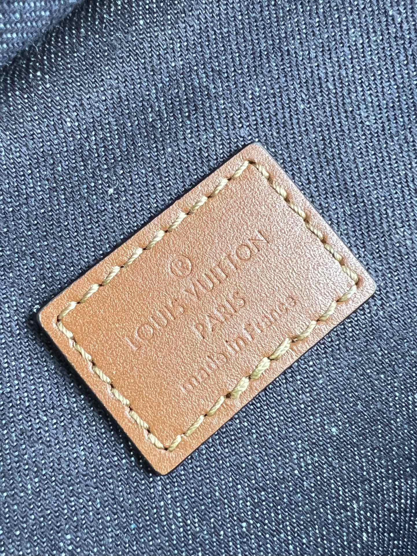 Louis Vuitton LV Avenue Slingbag NM Crossbody Backpack Bag M46344 Dark Green - Image 4